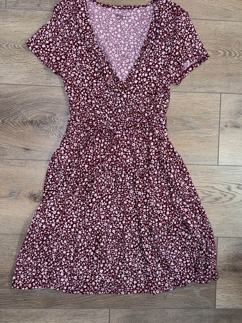 No Boundaries Burgundy Floral Ruched Front Mini Dress M 8-10